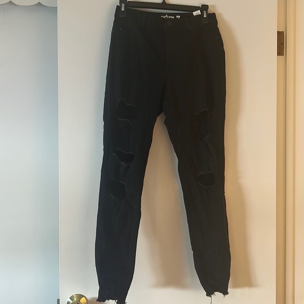 Charlotte Russe Black Ripped Jeans Size 7 NWT